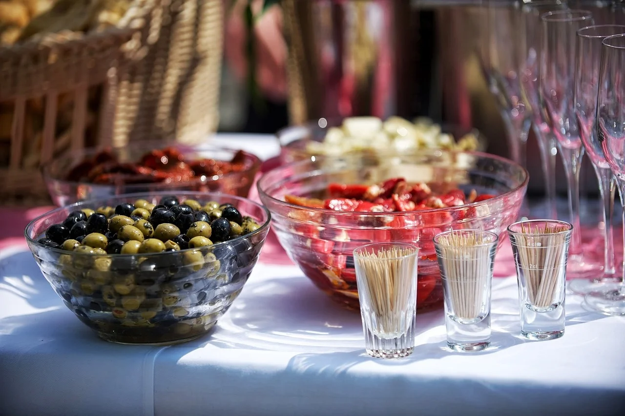Termosy do transportu żywności – klucz do sukcesu w profesjonalnej gastronomii